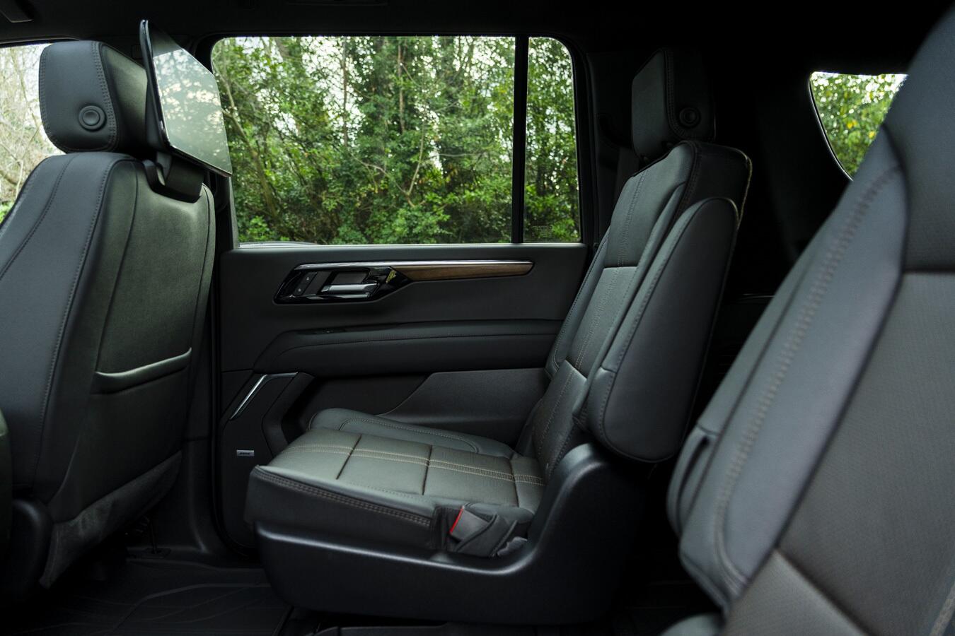 Chevrolet Suburban view 39
