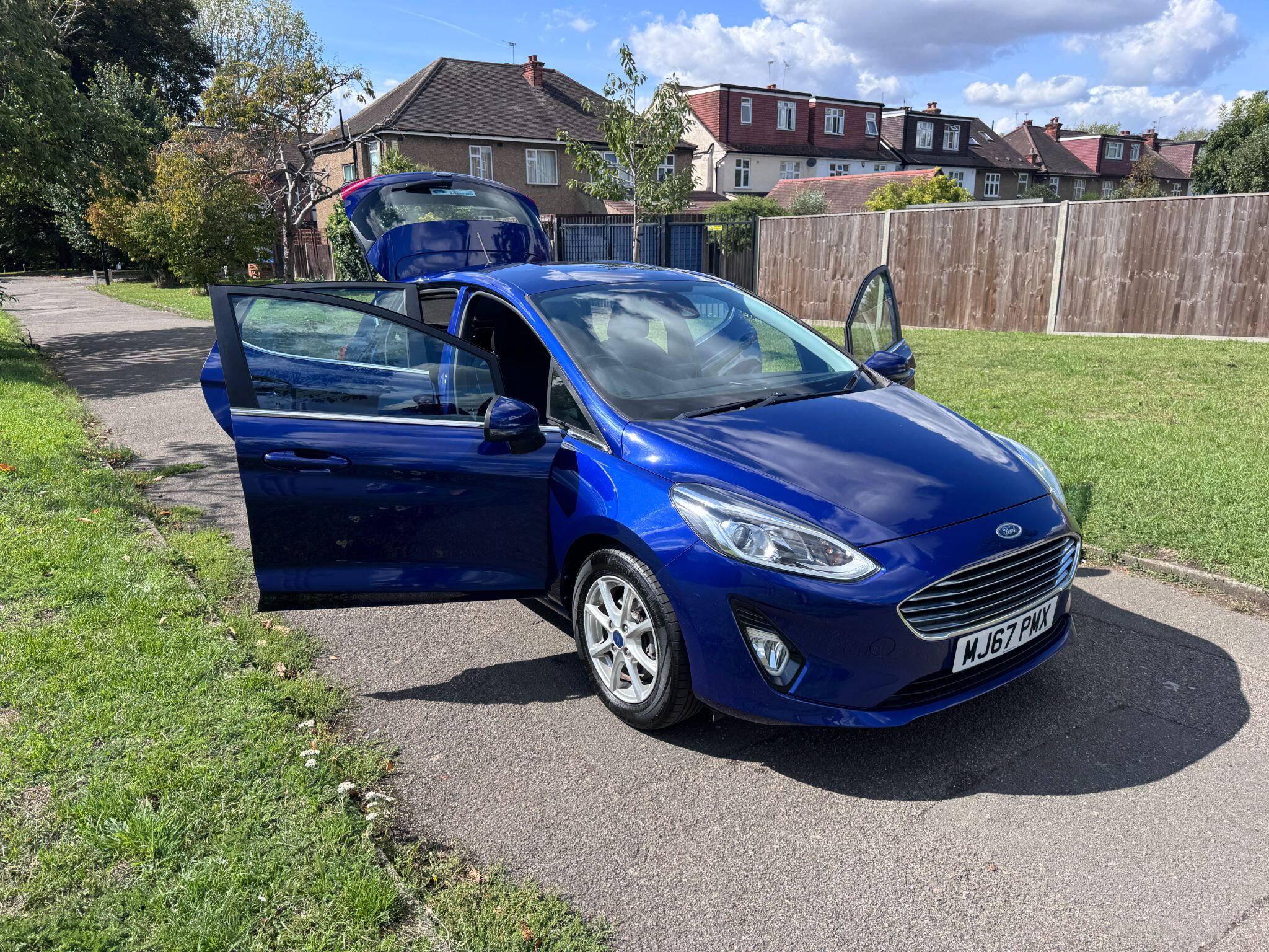 2017 Ford Fiesta image 39
