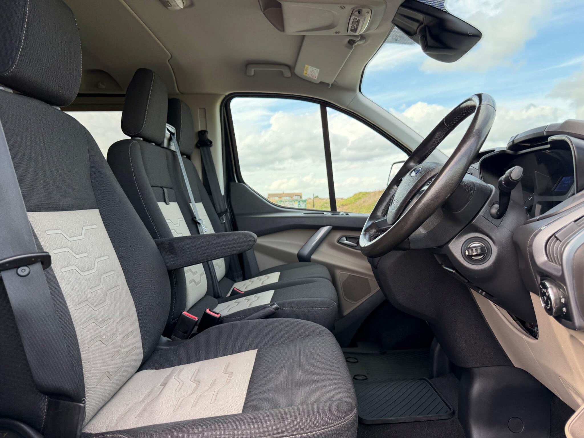 Ford Transit Custom view 21