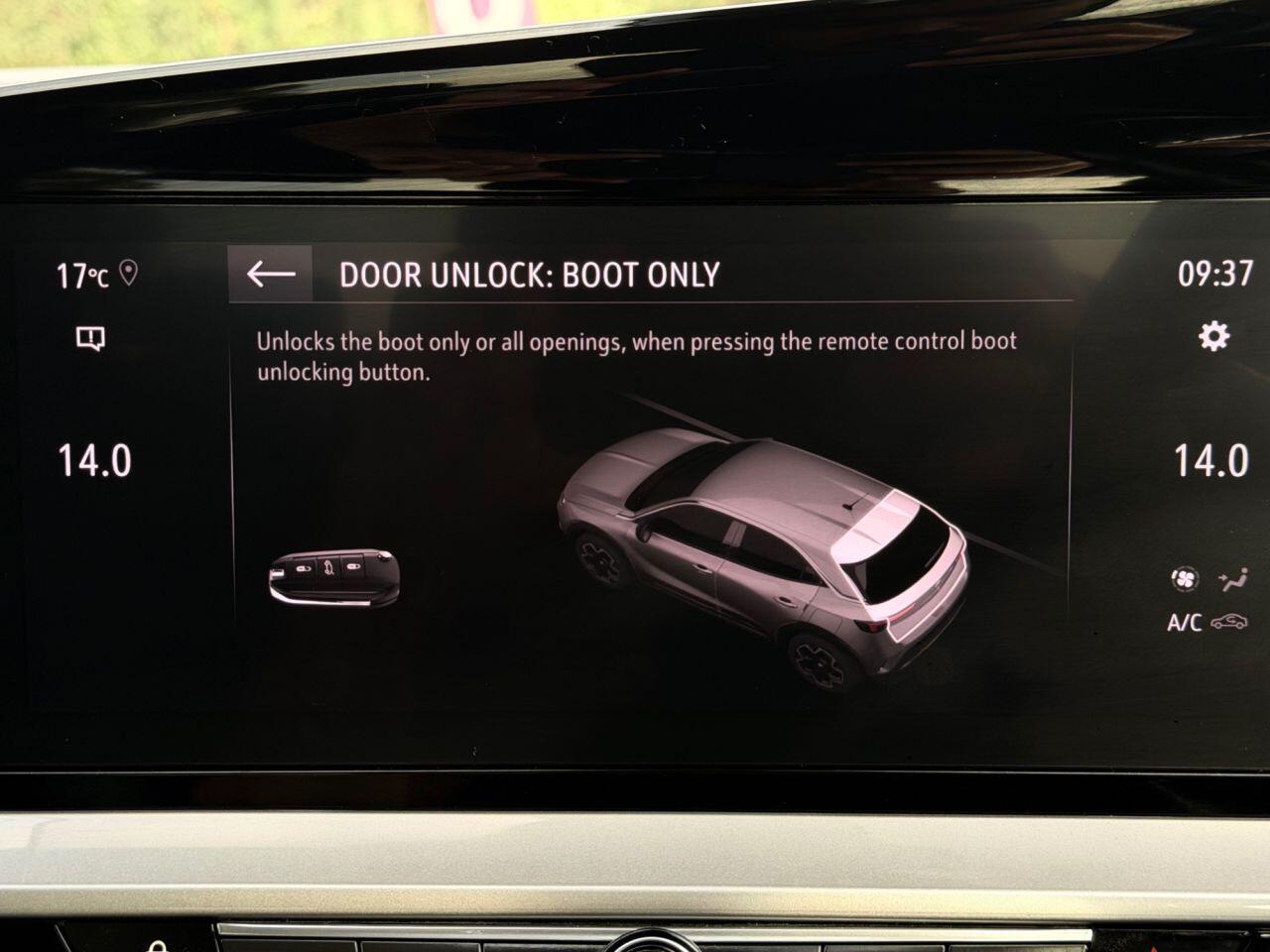 Vauxhall Mokka Electric view 60