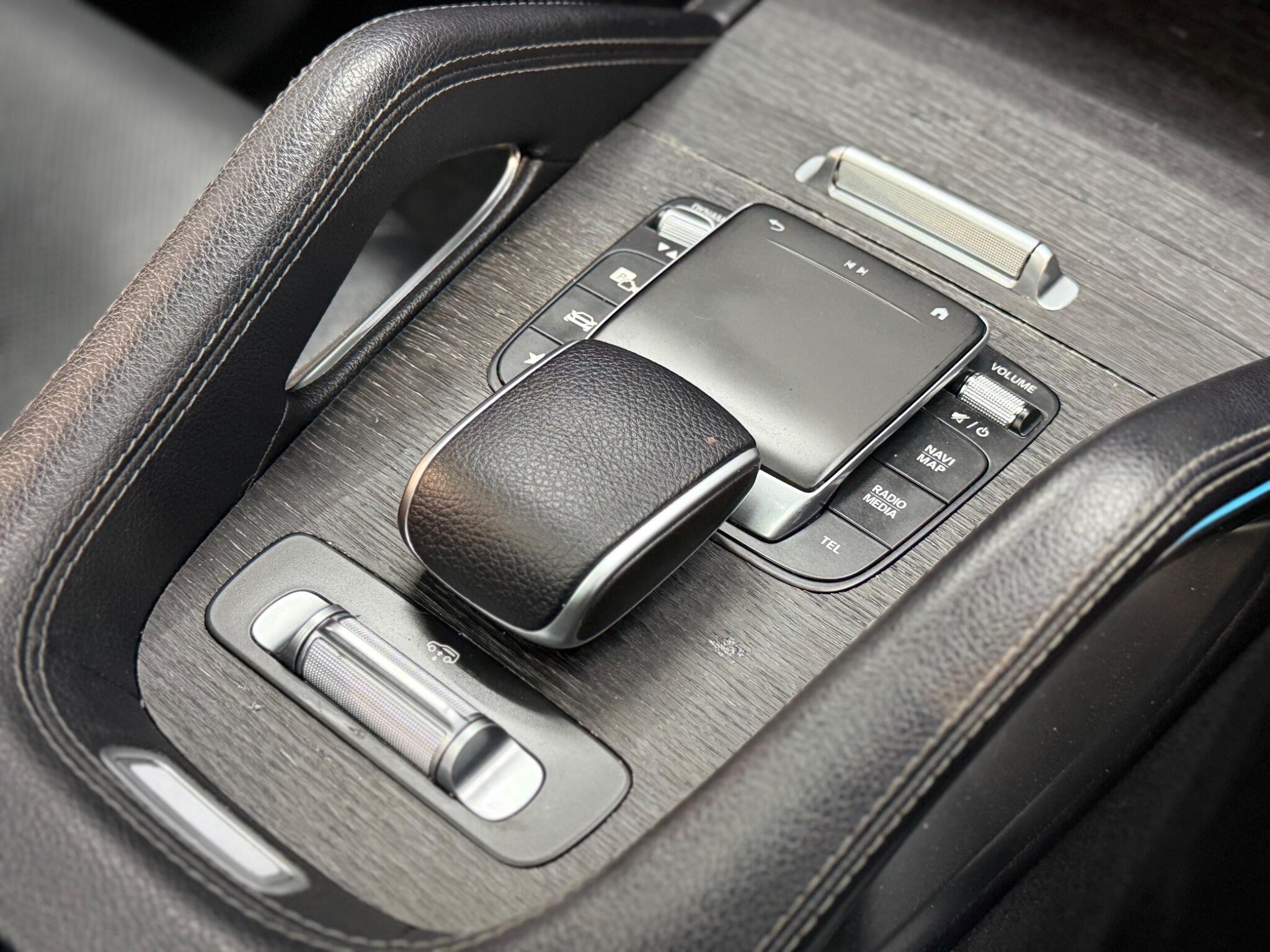 Mercedes-Benz Gle view 22