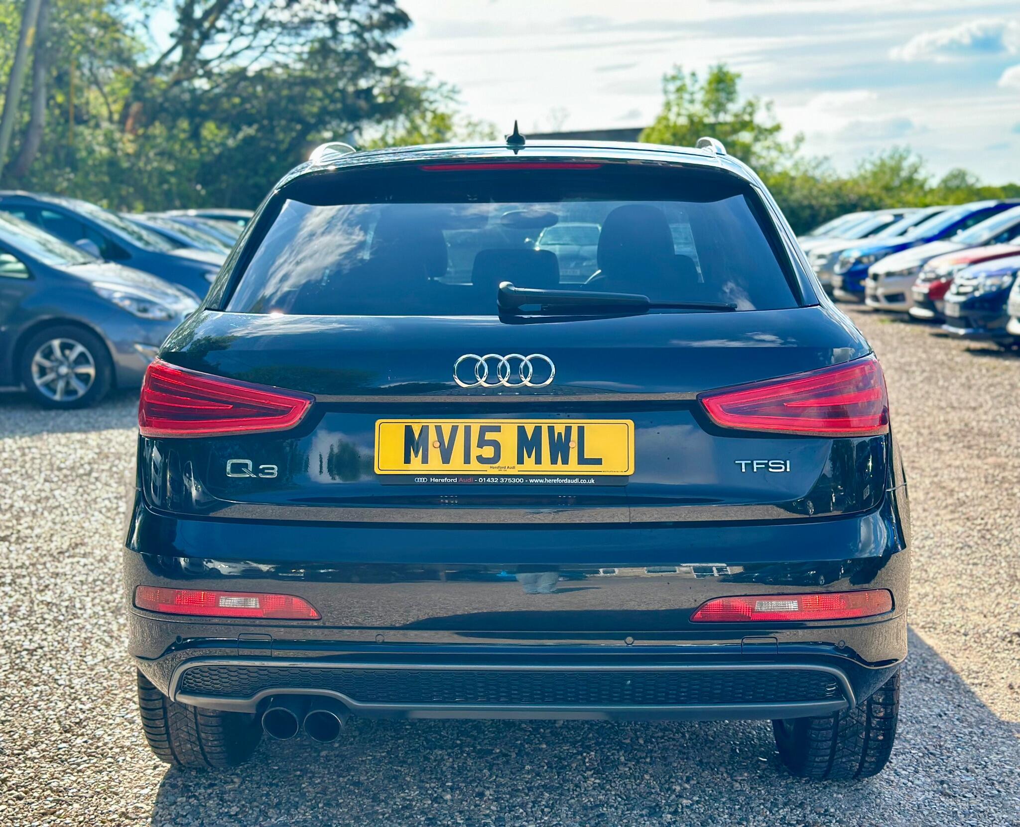 Audi Q3 view 13