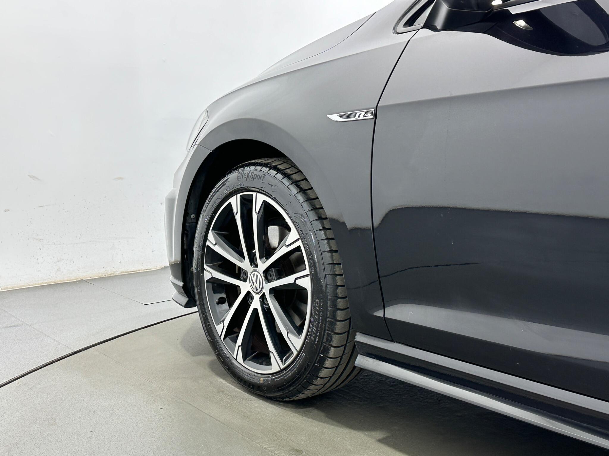 Volkswagen Golf view 51