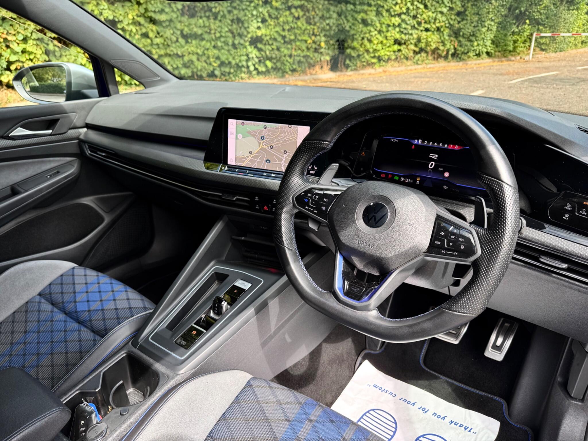 Volkswagen Golf view 2