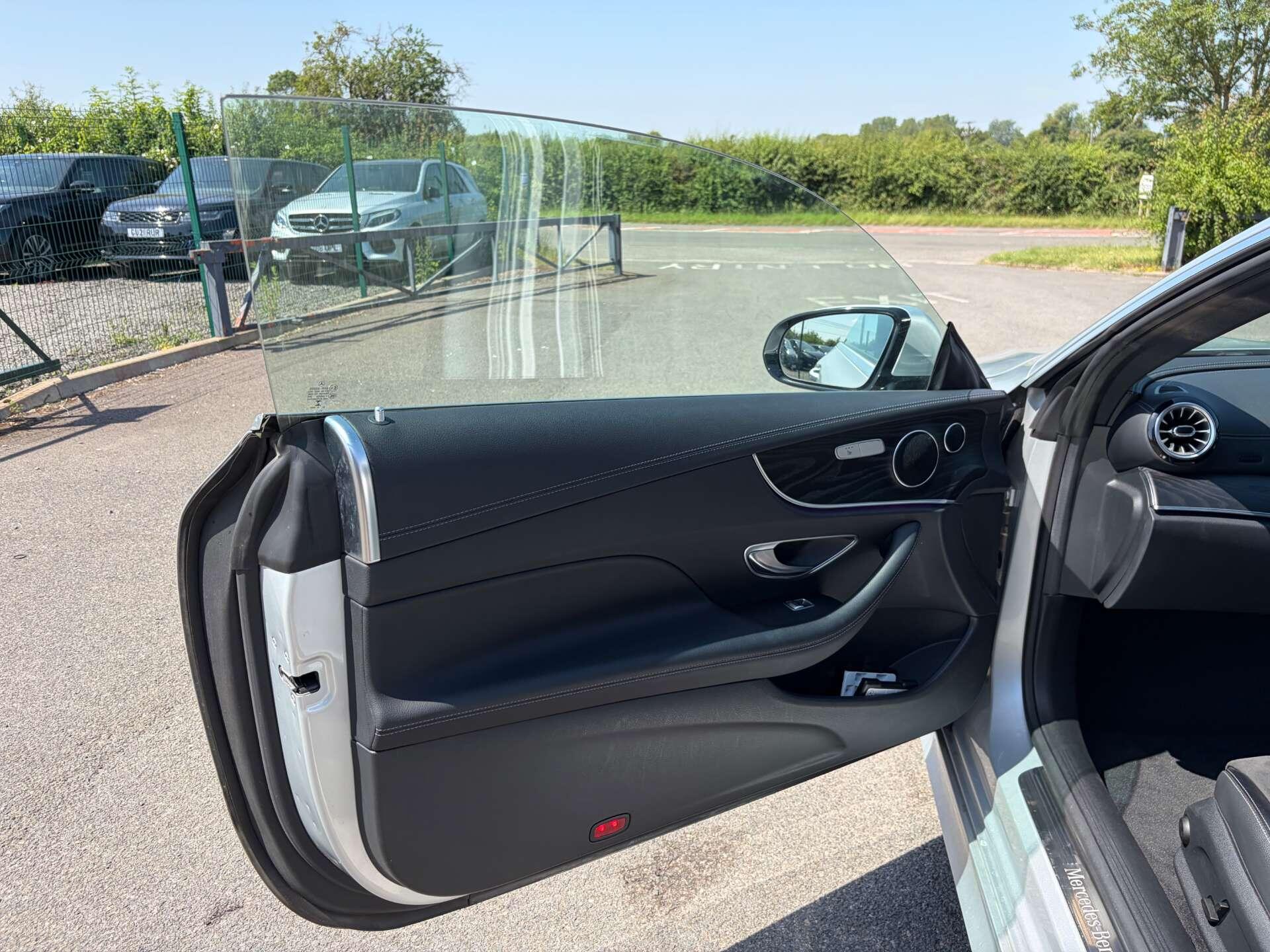 Mercedes-Benz E Class view 14
