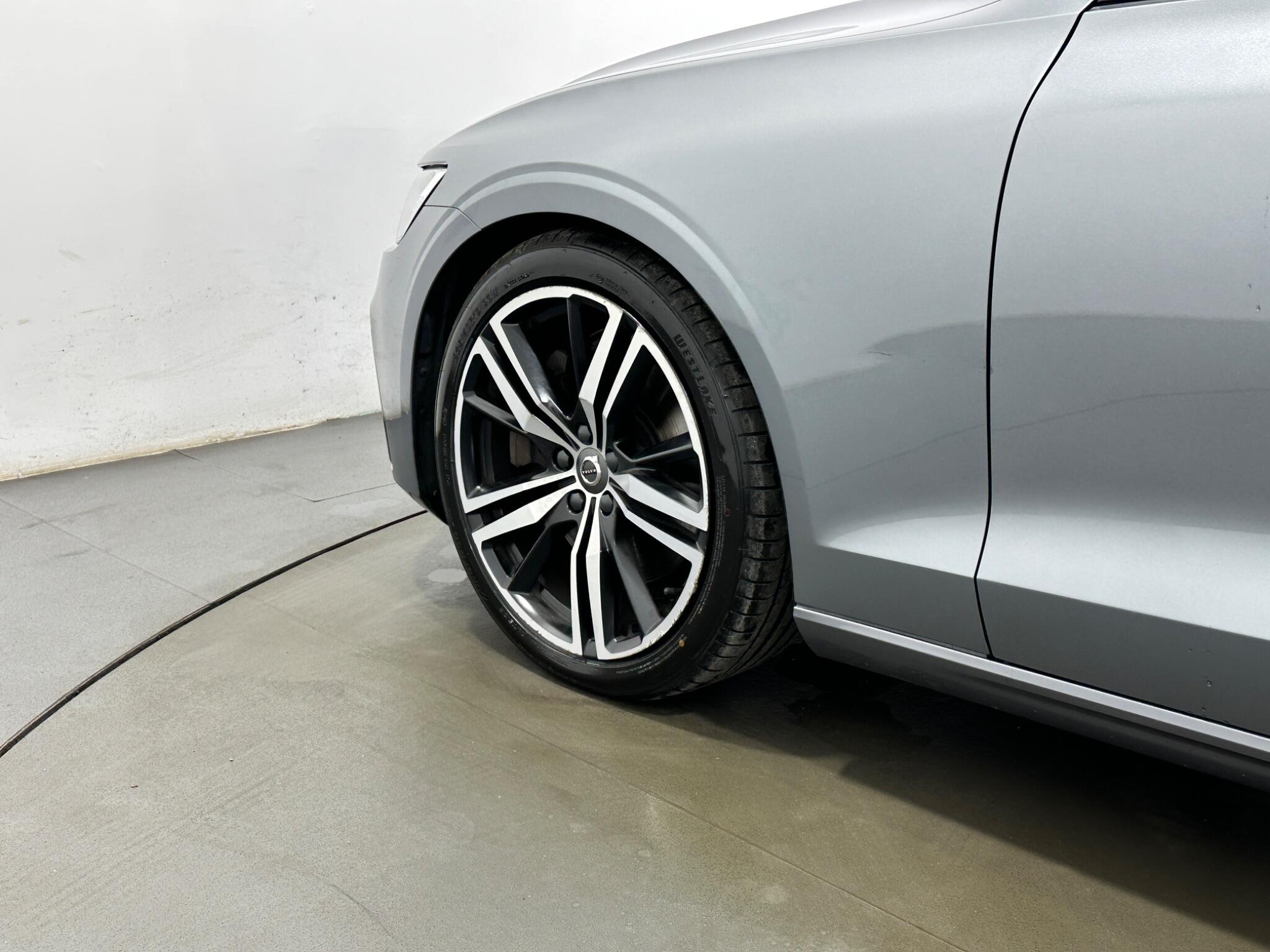 Volvo S60 view 49