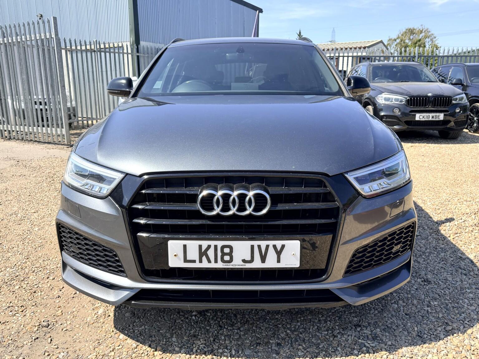 Audi Q3 view 11