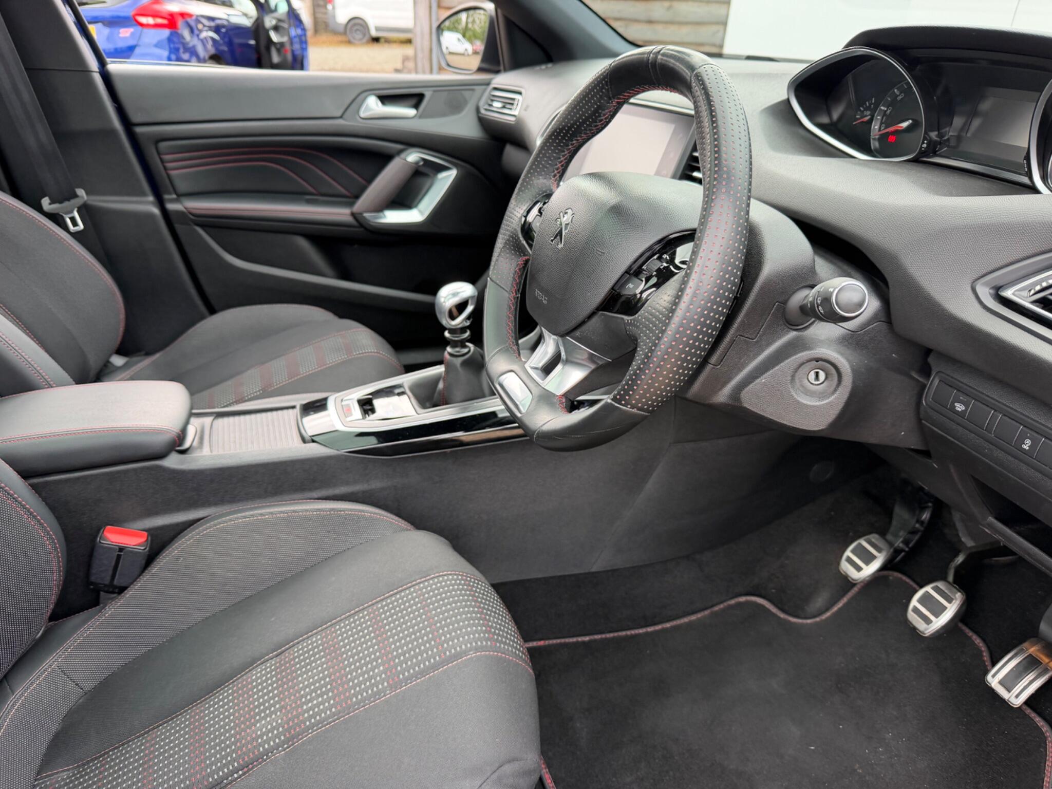 Peugeot 308 view 14