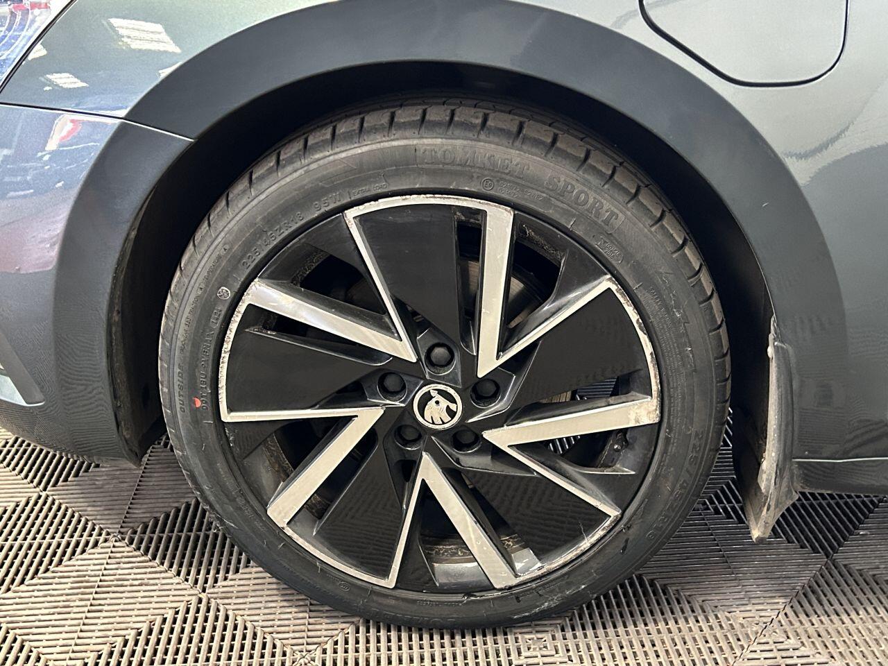 Skoda Octavia view 27