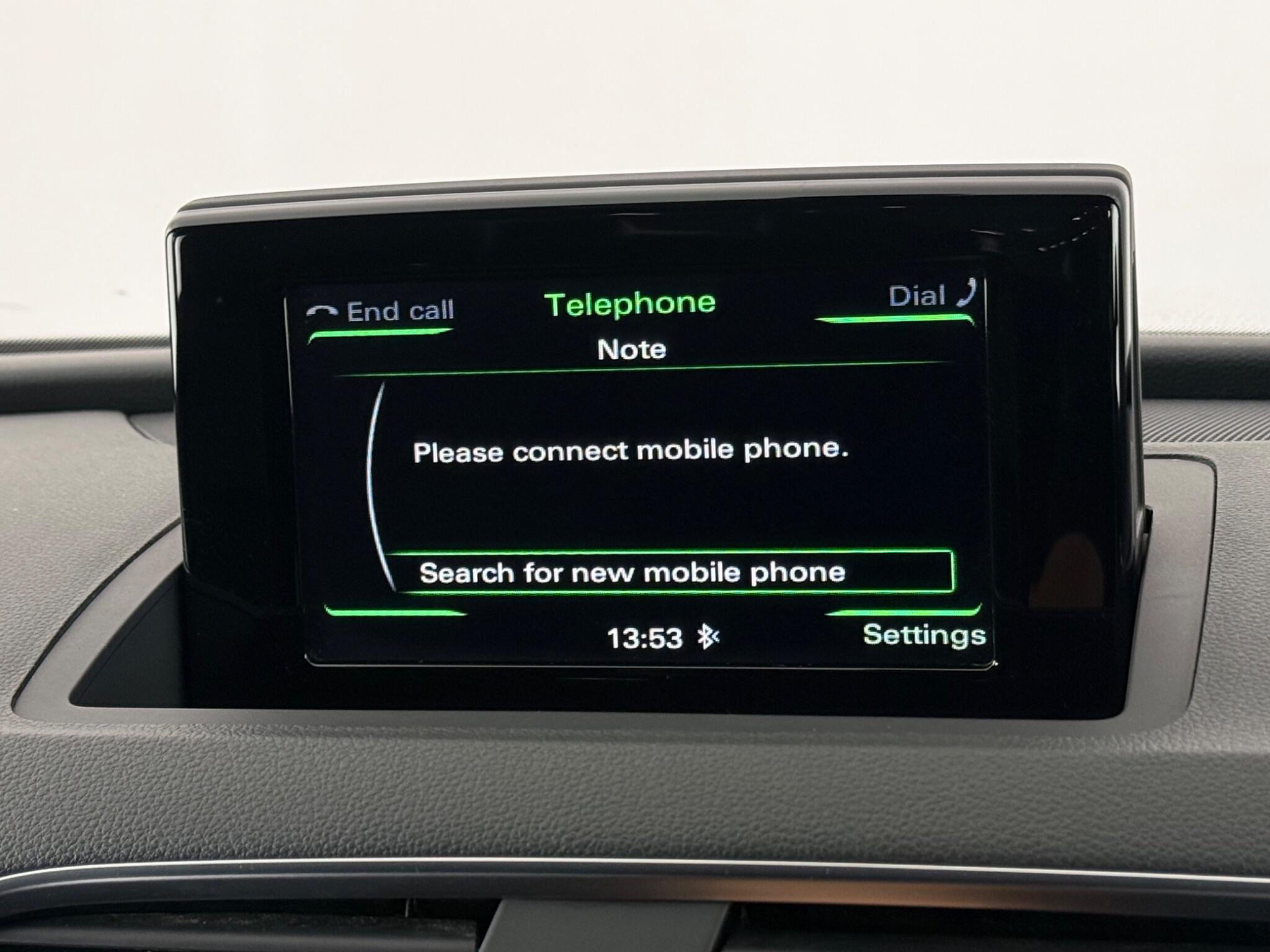 Audi Q3 view 26