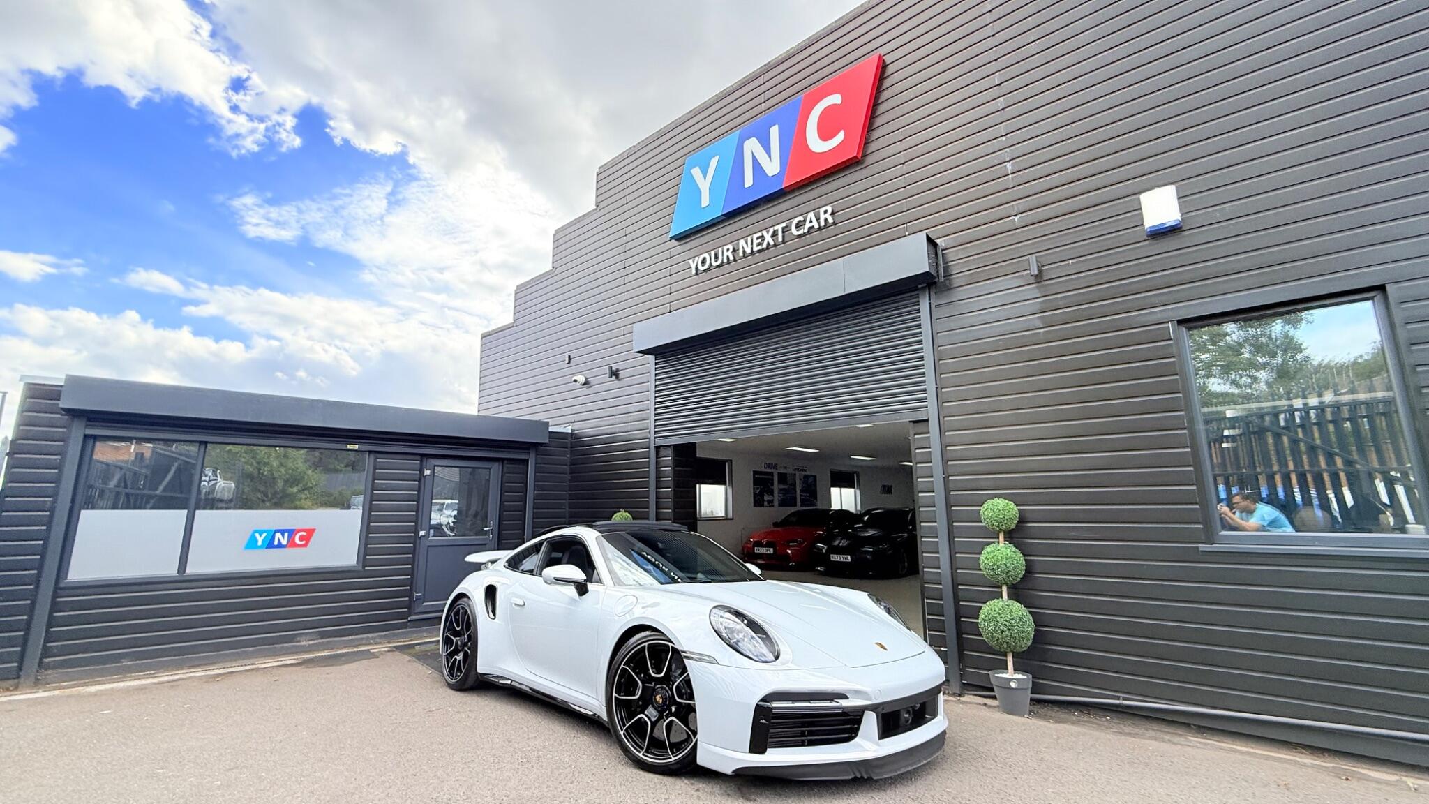 Porsche 911 view 13
