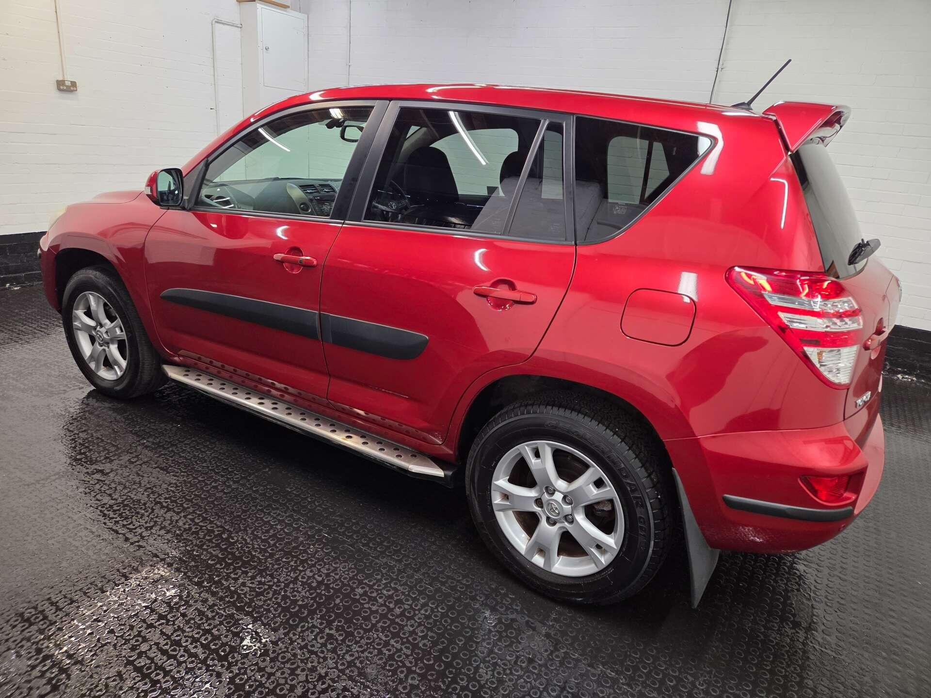 Toyota RAV4 view 28
