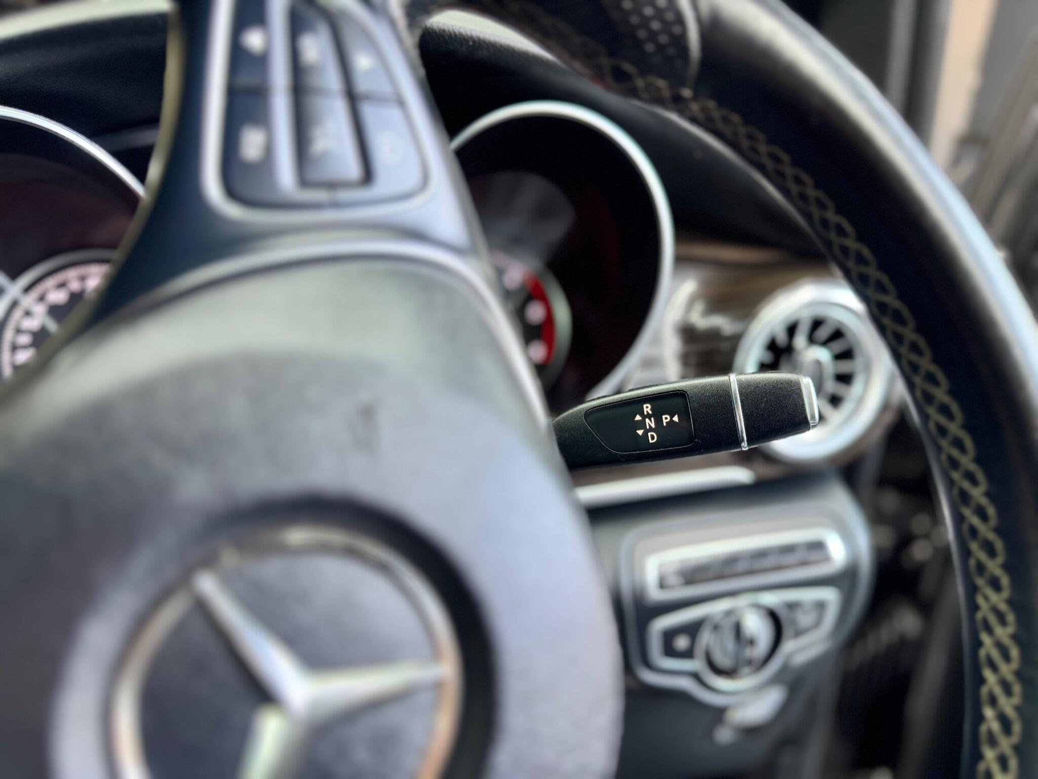 Mercedes-Benz V-Class view 45