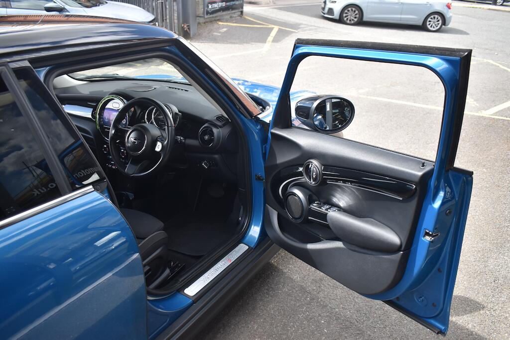 Mini Cooper view 26