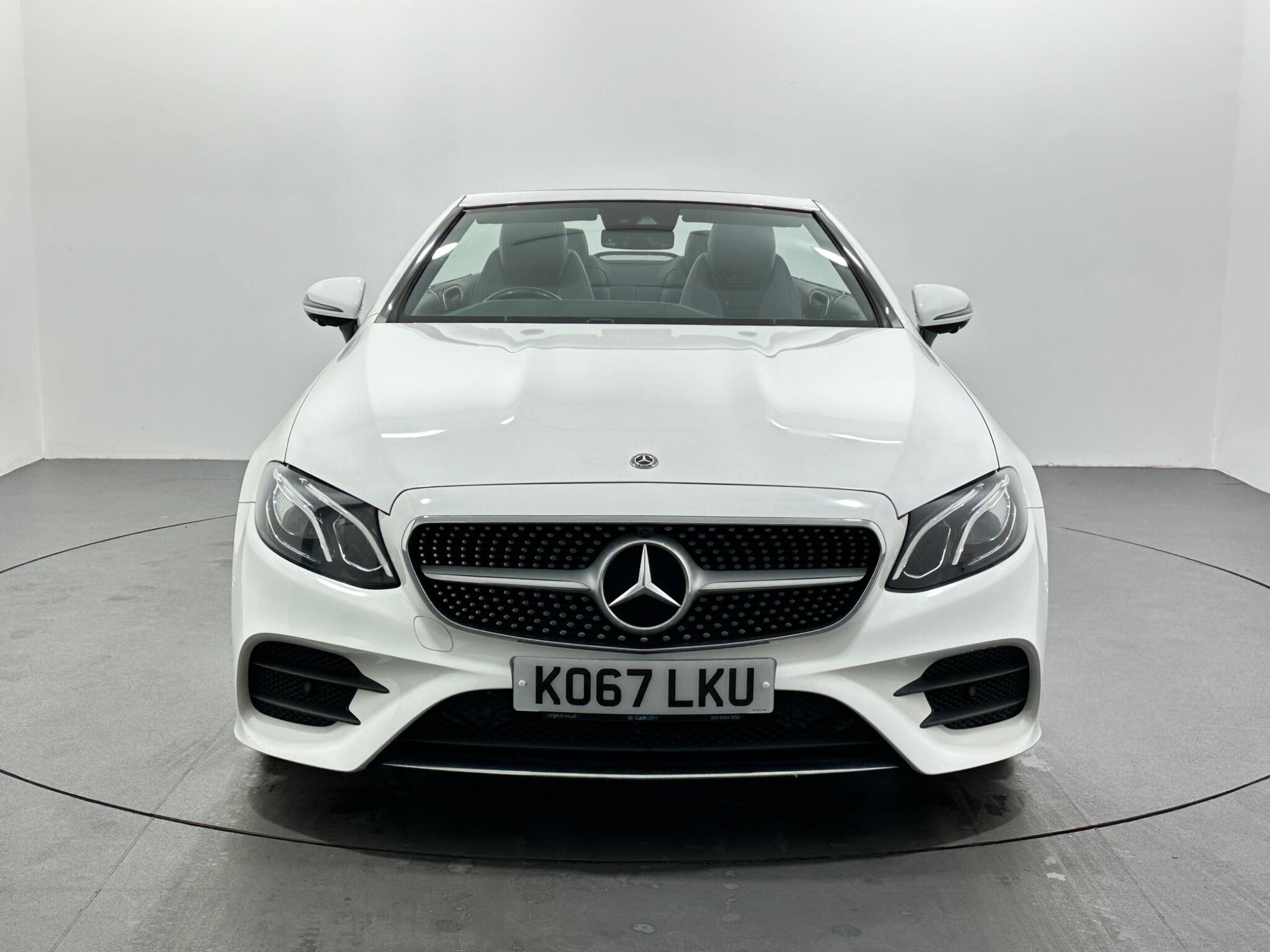 Mercedes-Benz E-Class view 3