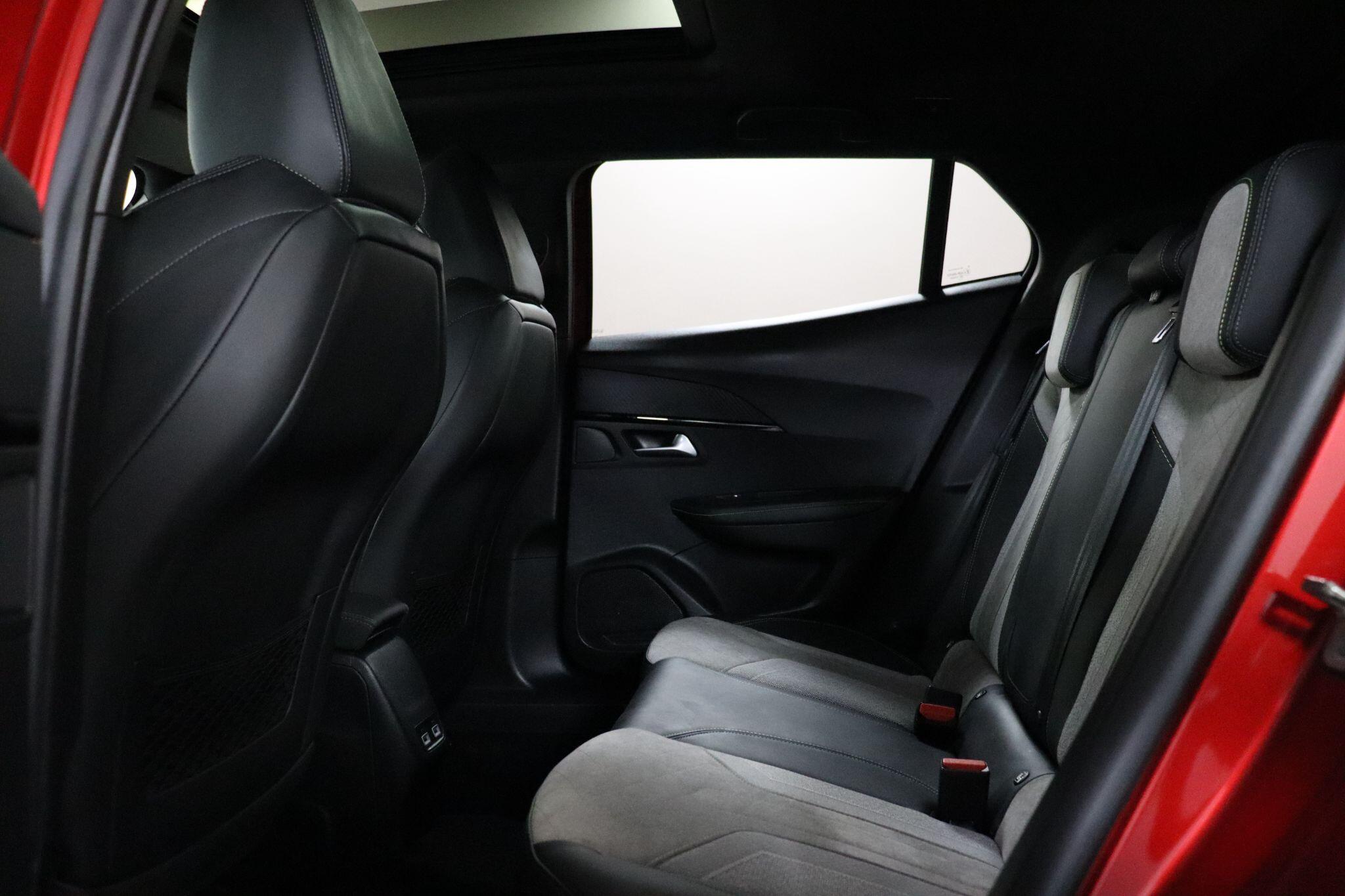 Peugeot E-2008 view 43