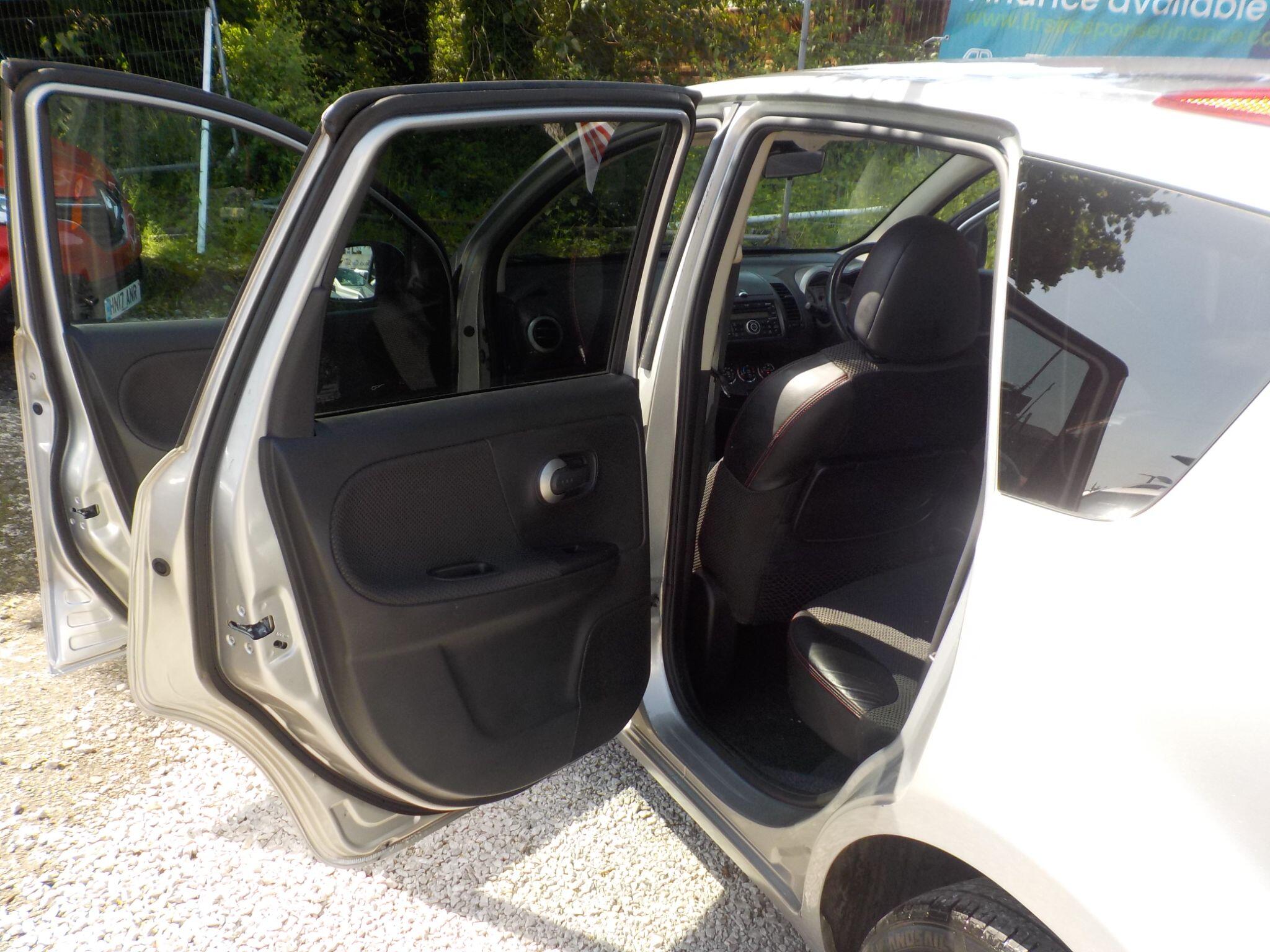 Nissan Note 1.6 16V Tekna Auto Euro 4 5dr