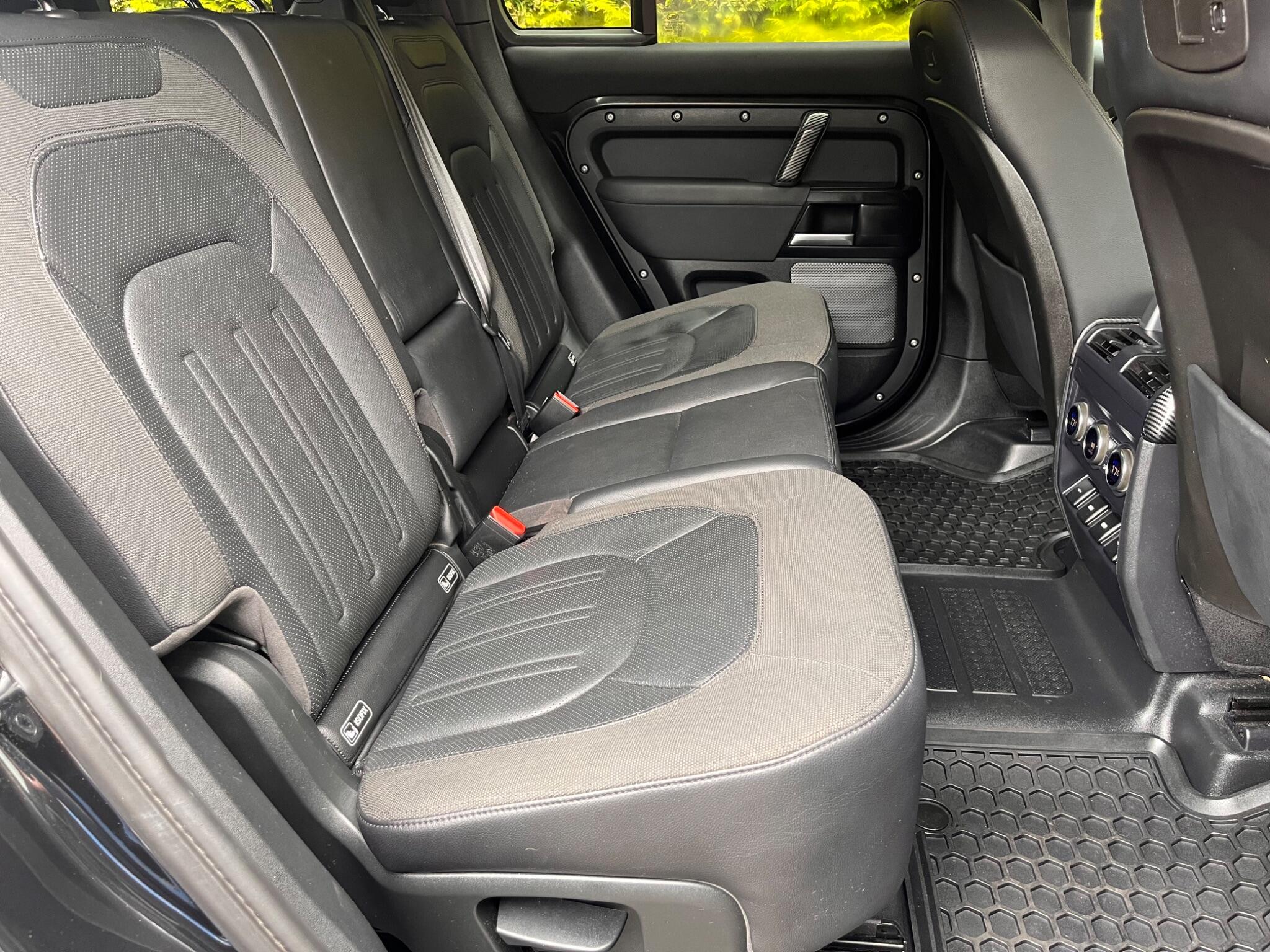Land Rover Defender view 31