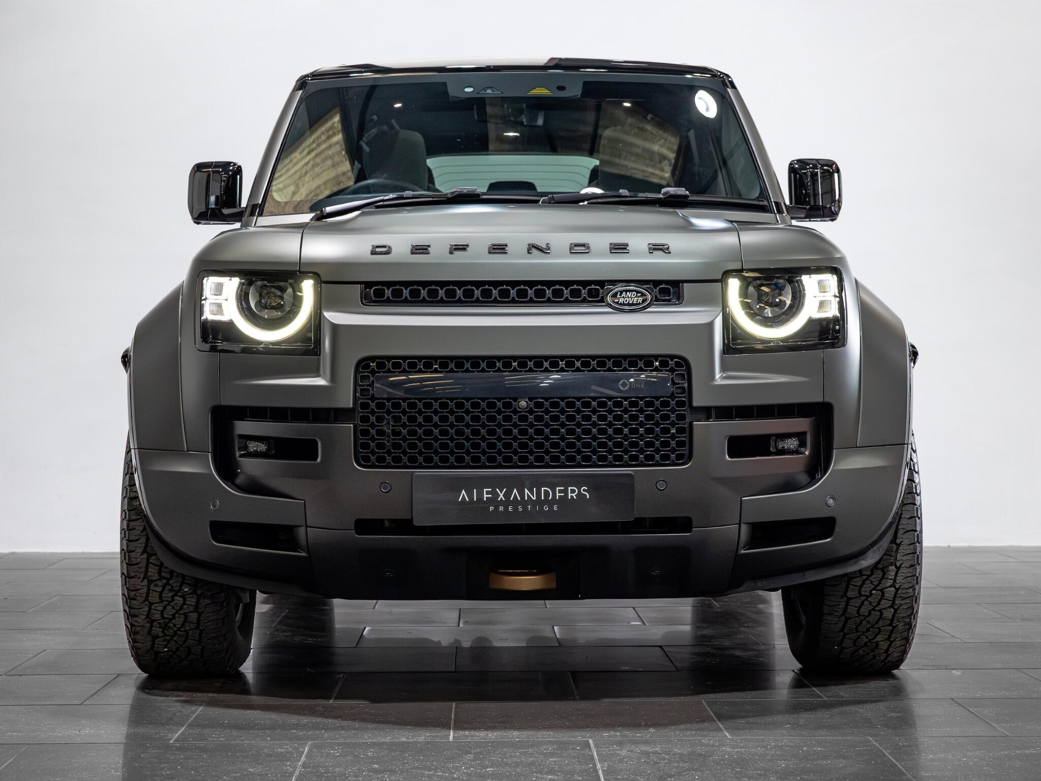 Land Rover Defender view 9