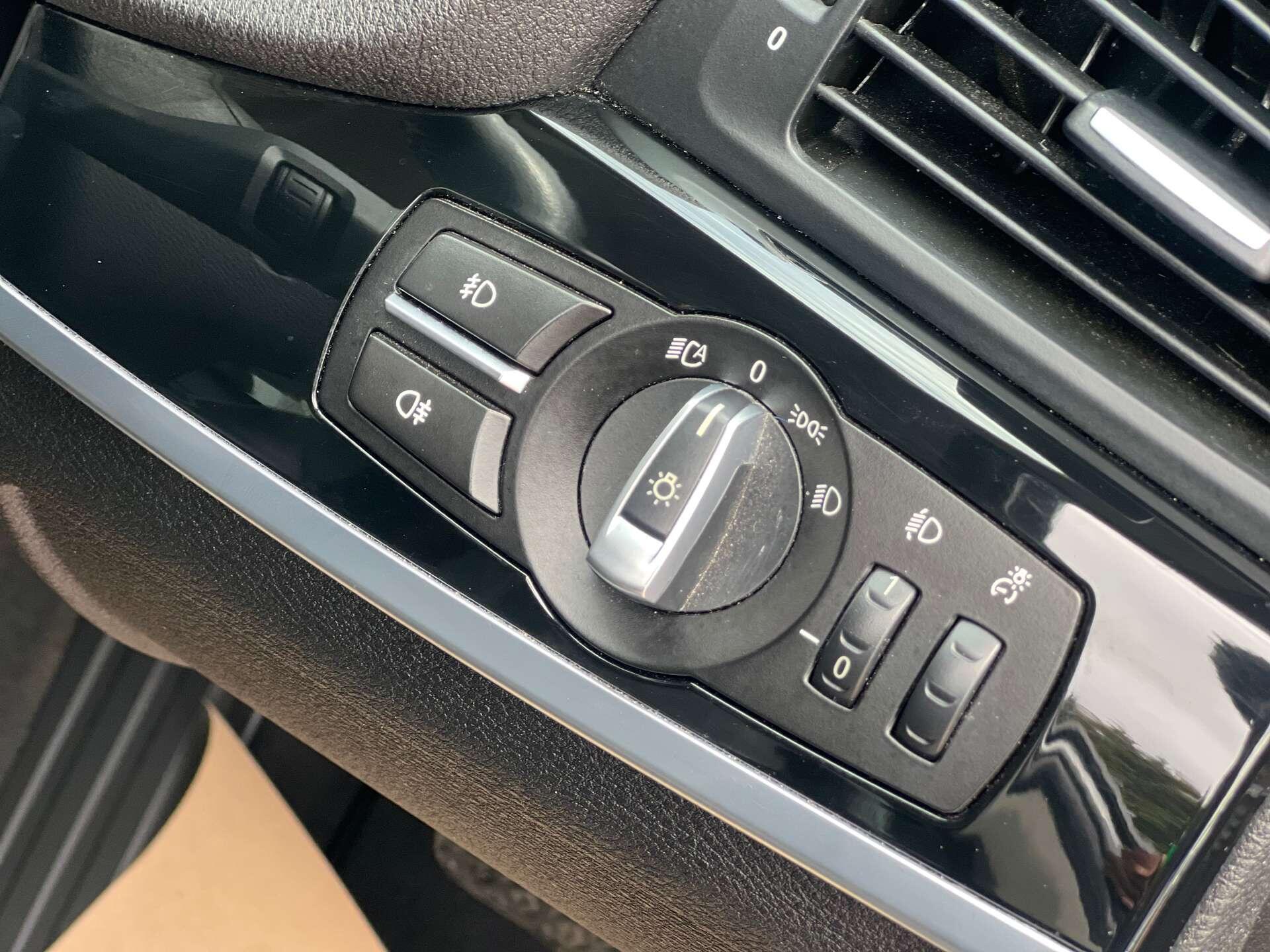 BMW X3 view 56