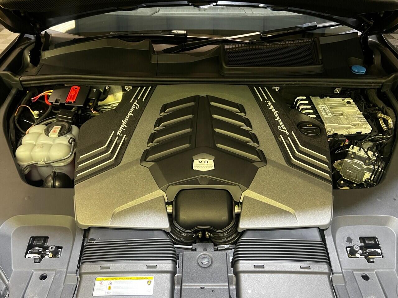 Lamborghini Urus view 21