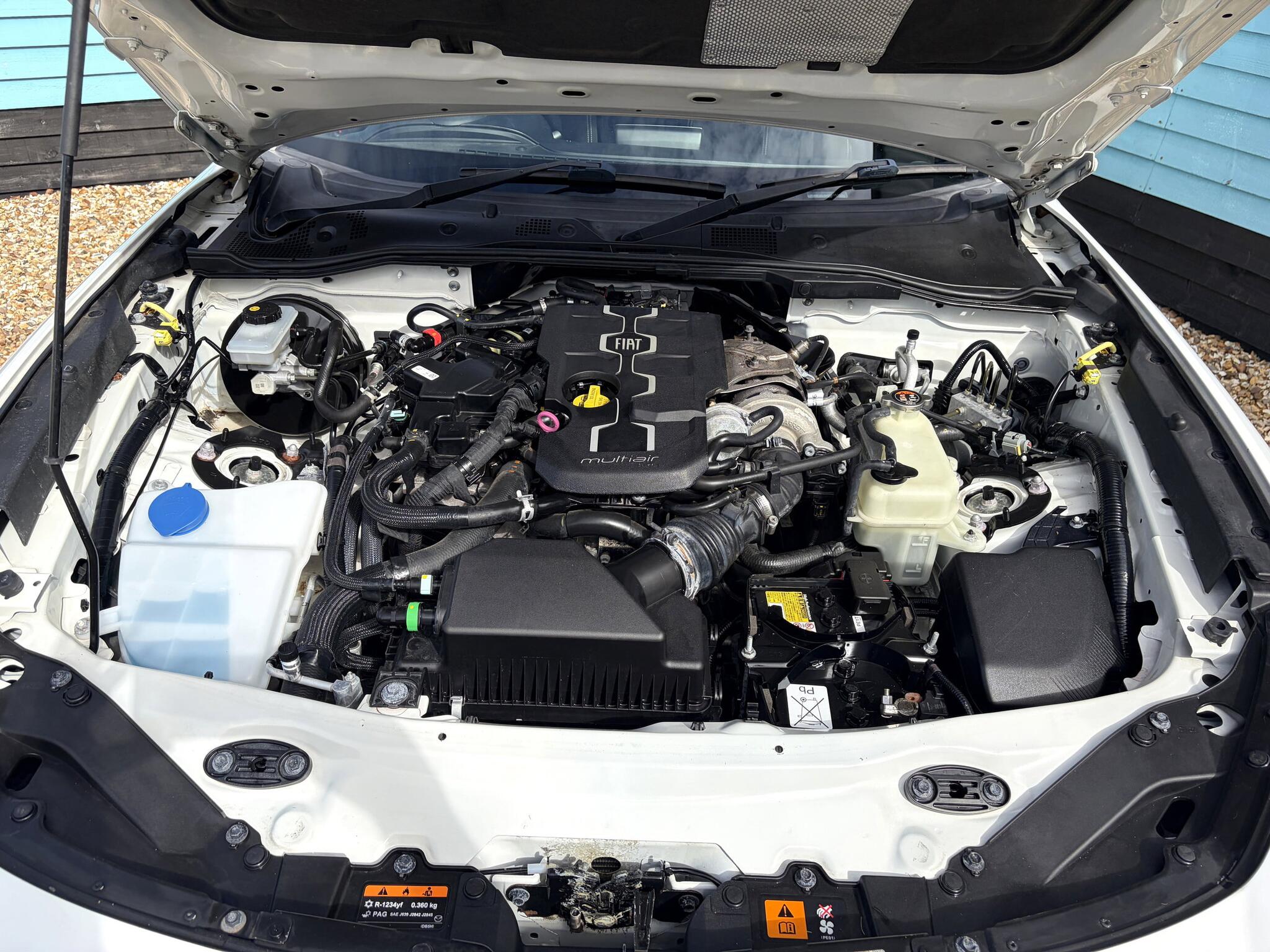 Fiat 124 Spider view 27