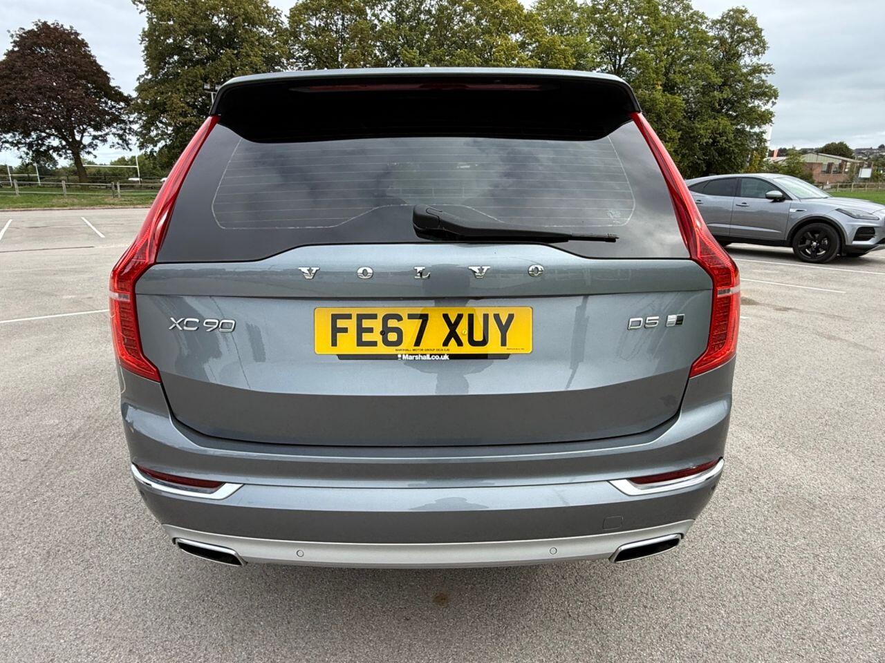 Volvo XC90 view 32