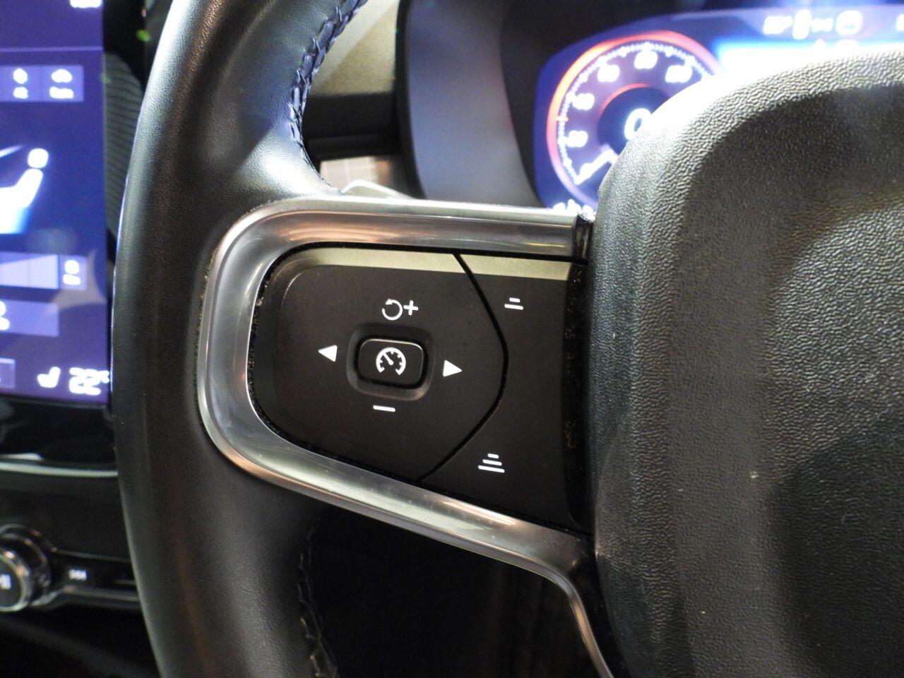 Volvo XC40 view 36