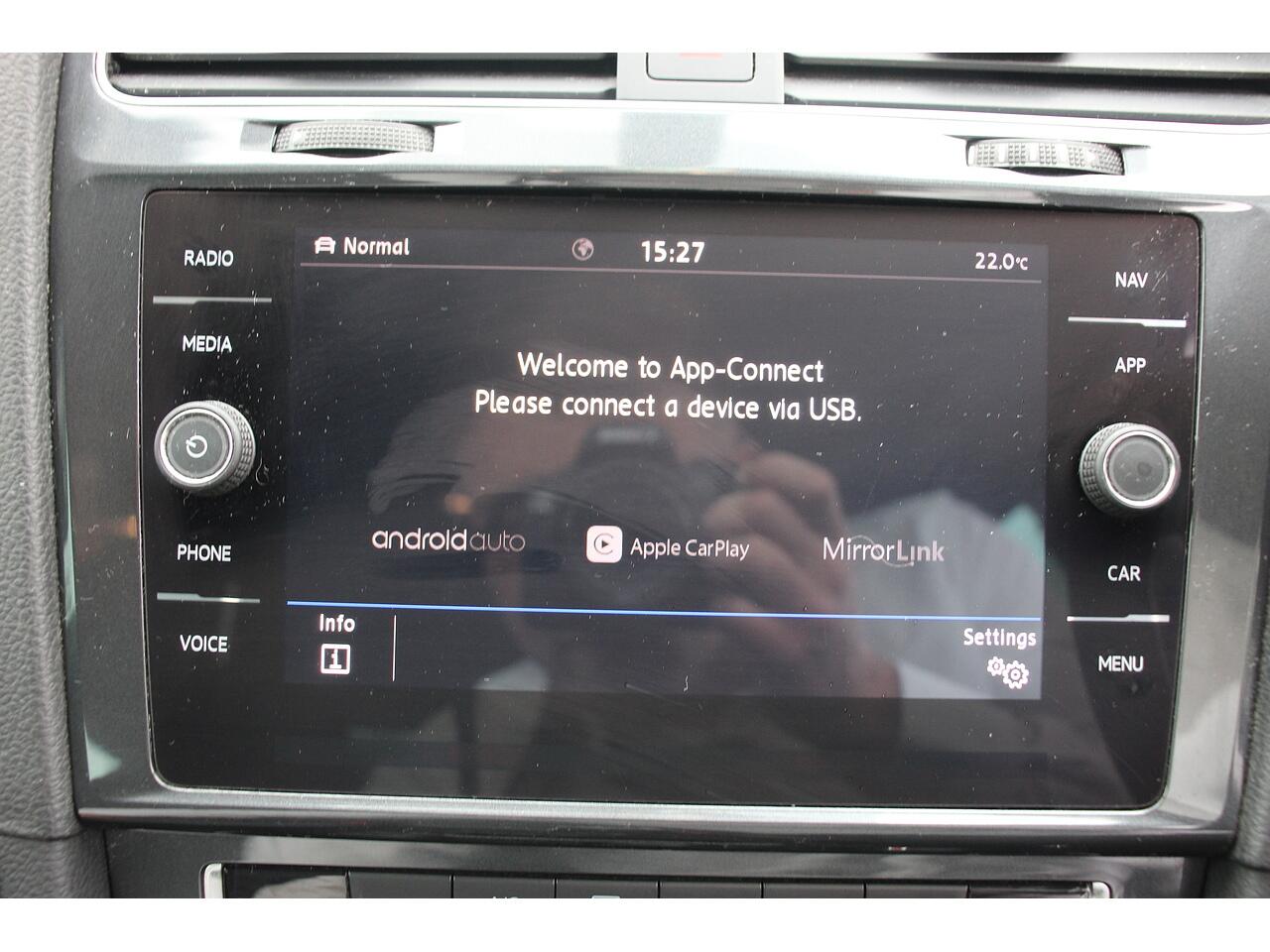 Volkswagen Golf view 23