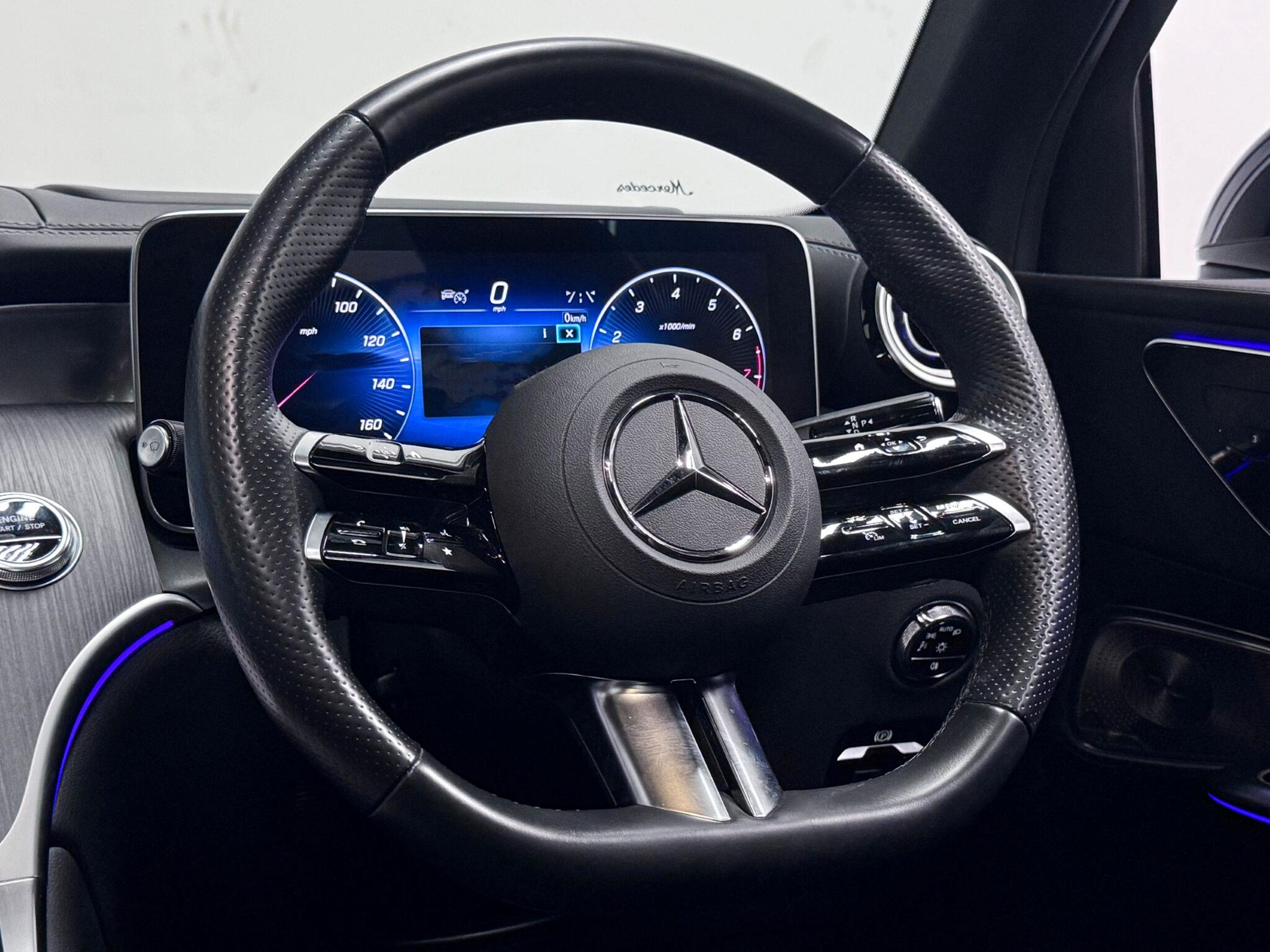 Mercedes-Benz GLC view 14