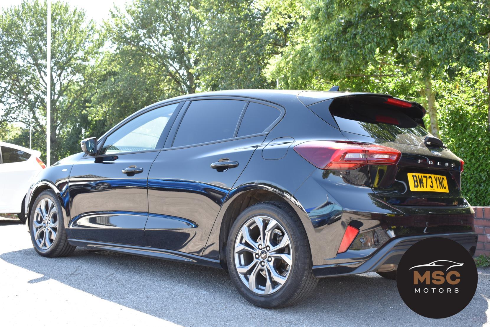 Ford Focus view 12