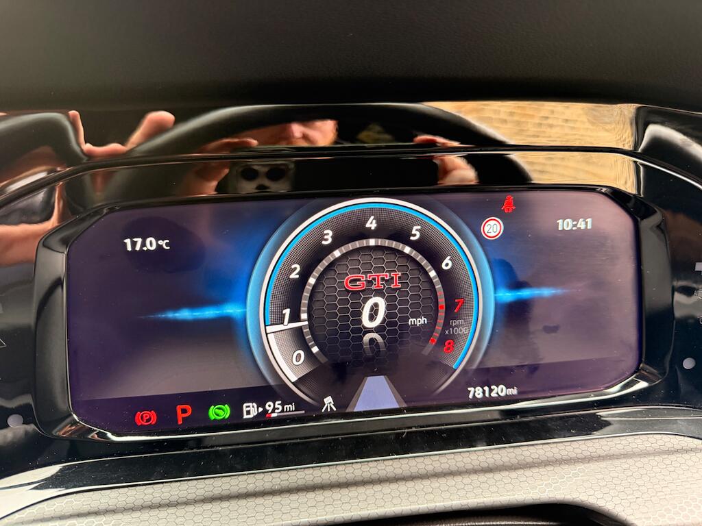 Volkswagen Golf view 42