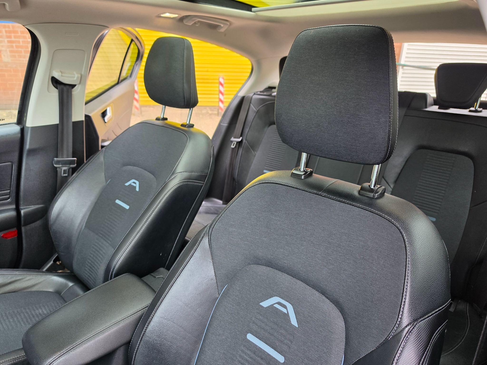 Ford Focus view 17