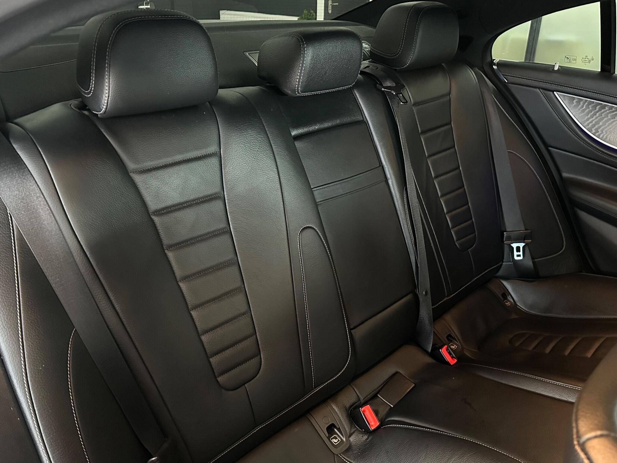 Mercedes-Benz CLS view 36