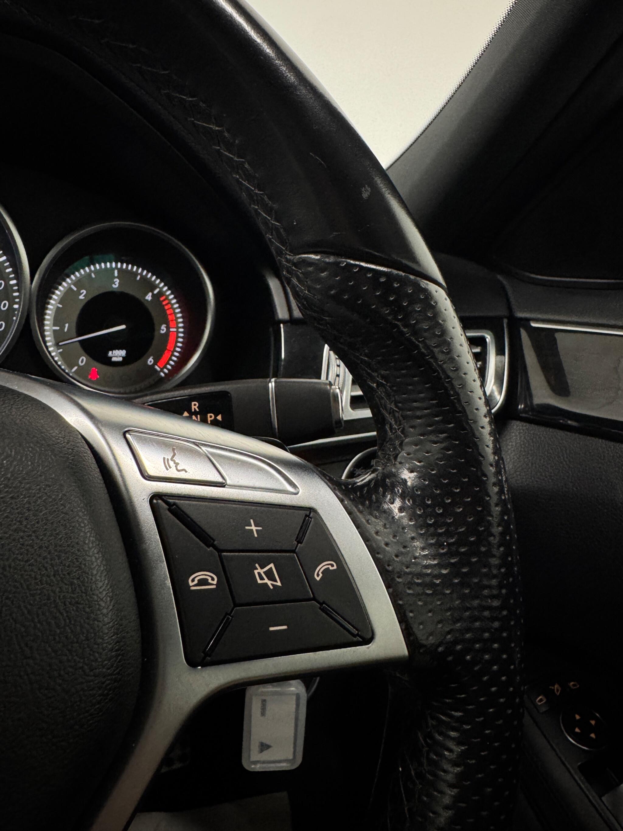 Mercedes-Benz E-Class view 23