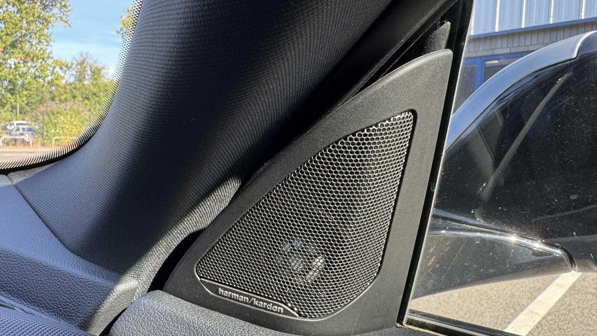 BMW 2 Series view 28