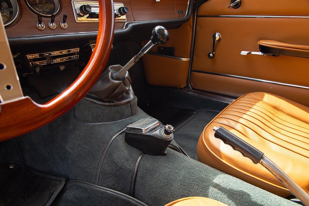 Alfa Romeo Giulia view 36