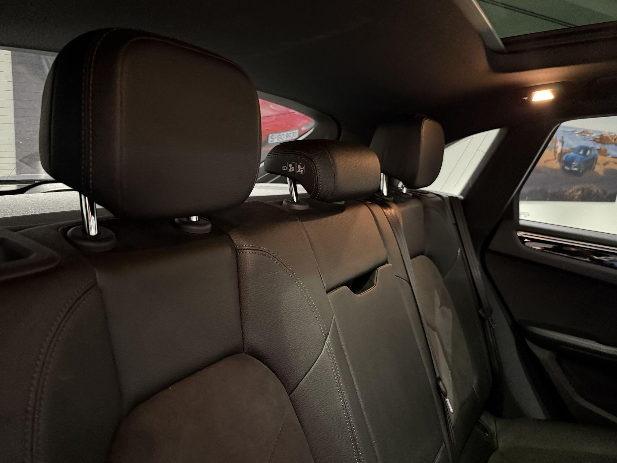 Porsche Macan view 70