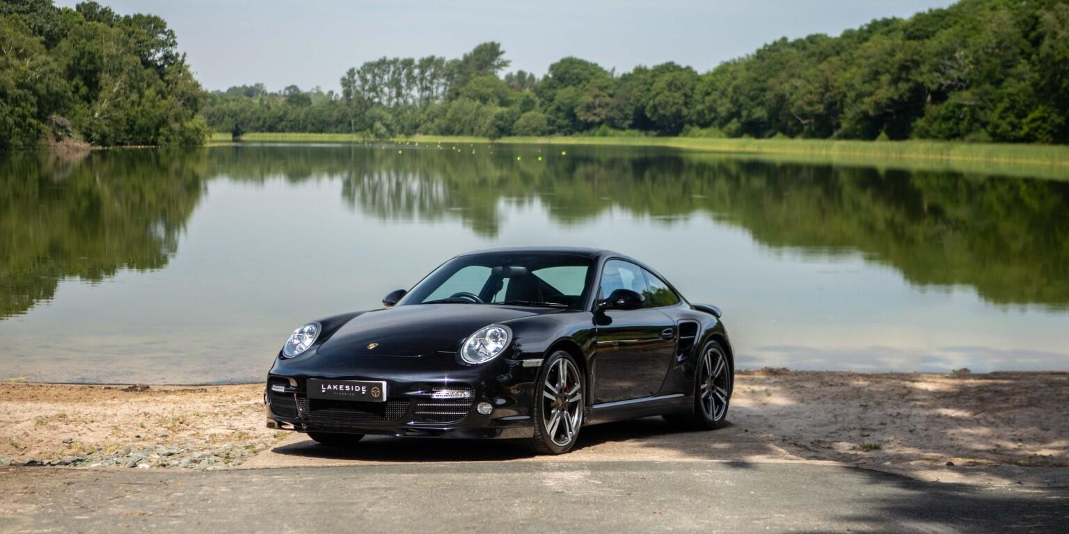 Porsche 911 view 3