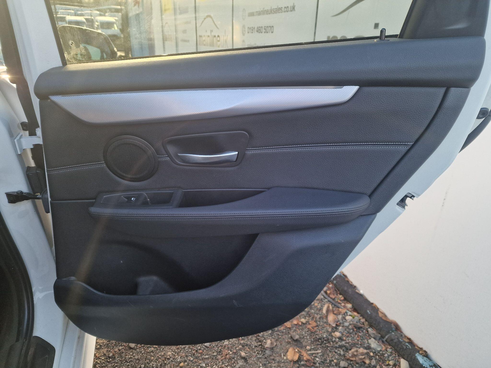 BMW 2 Series view 33