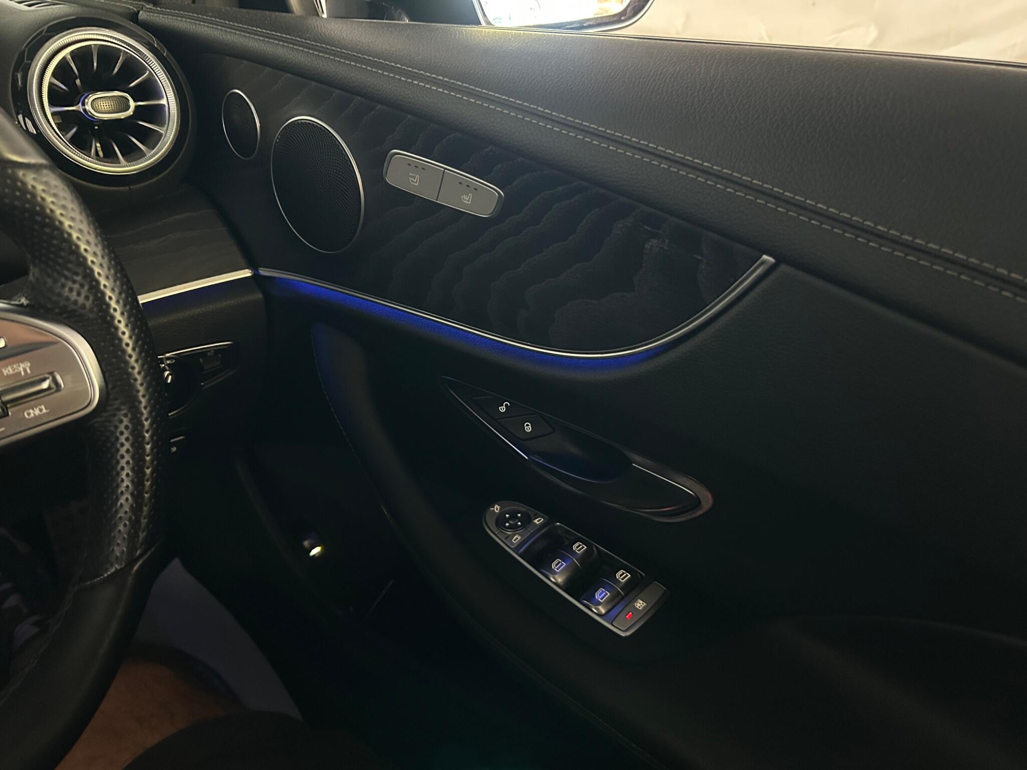 Mercedes-Benz E Class view 57