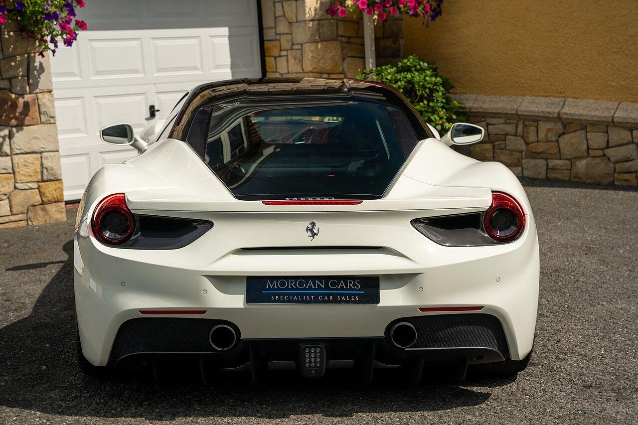 Ferrari 488 view 17
