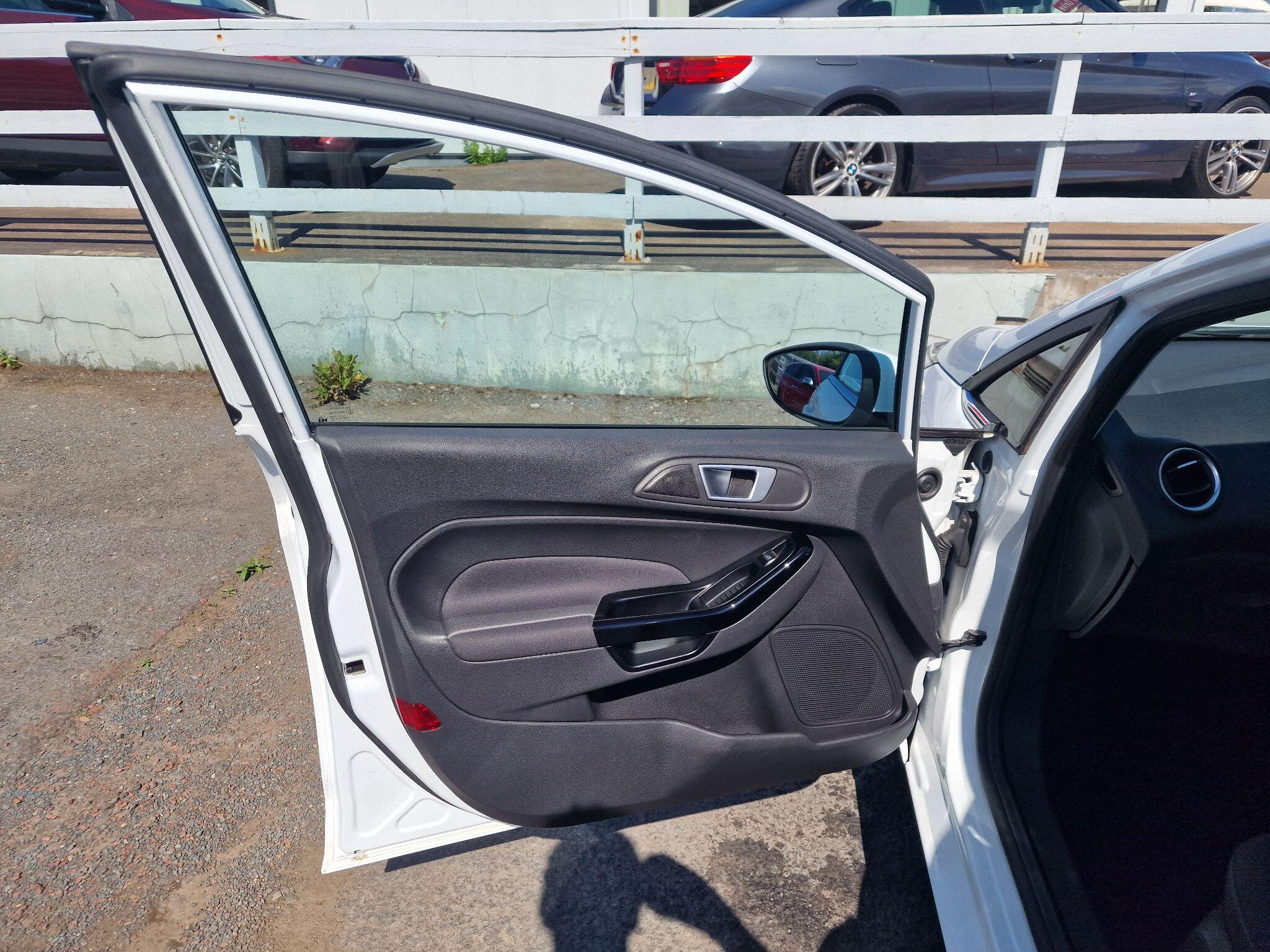 Ford Fiesta view 44