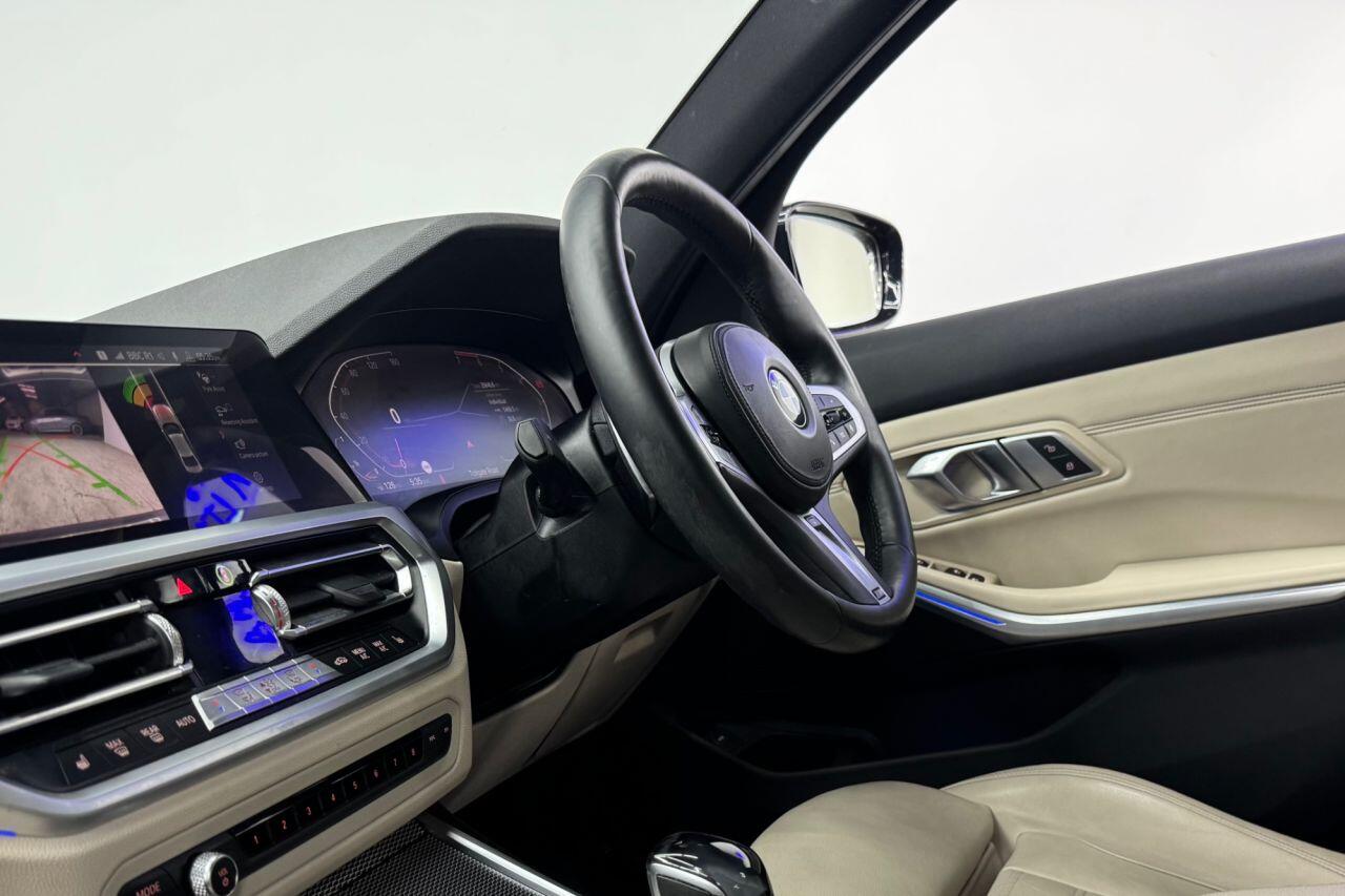 BMW 3 Series view 47