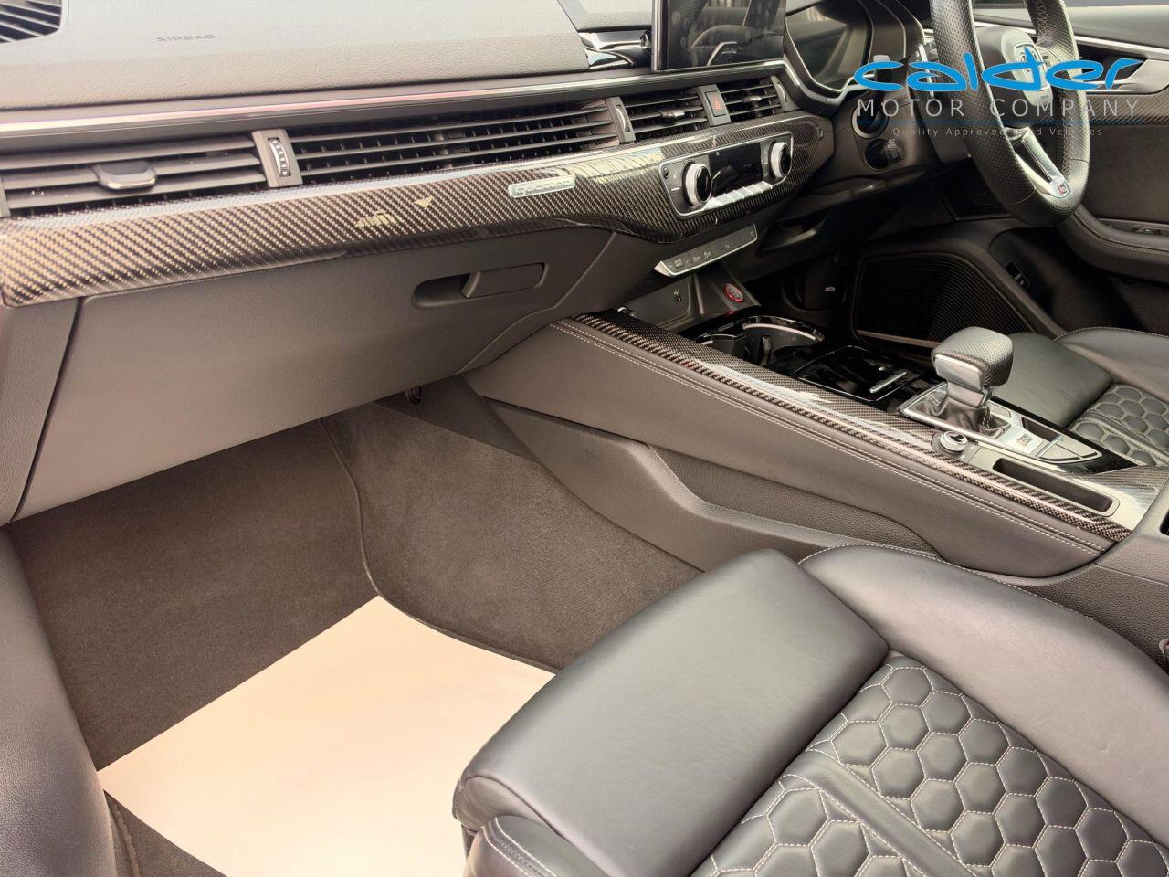 Audi RS4 view 37