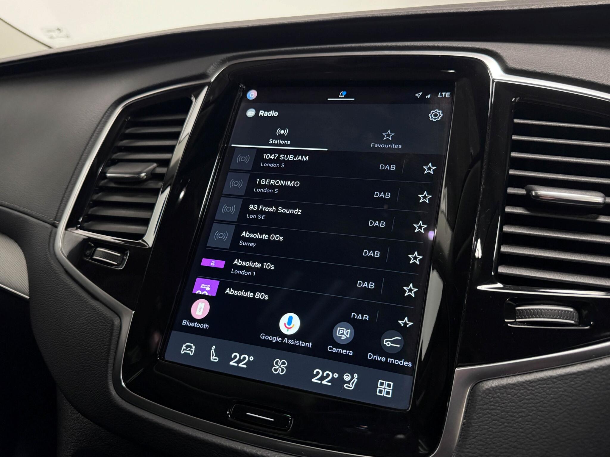Volvo XC90 view 52