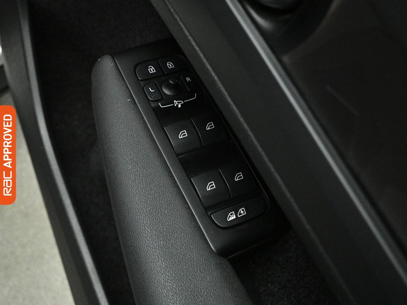 Volvo C40 view 27