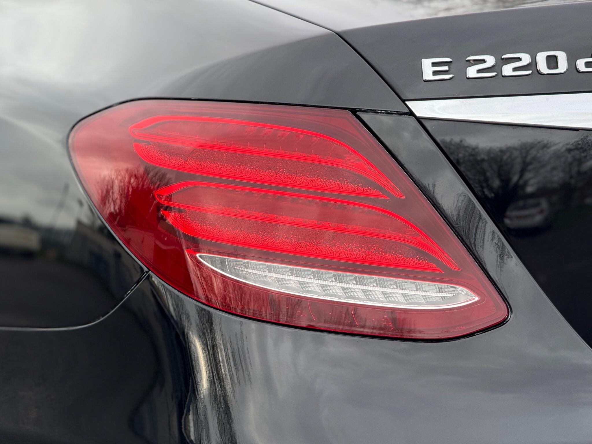 Mercedes-Benz E-Class view 34