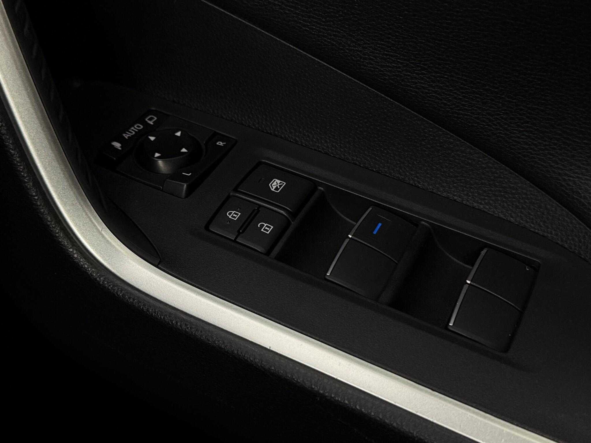 Toyota Rav4 view 18