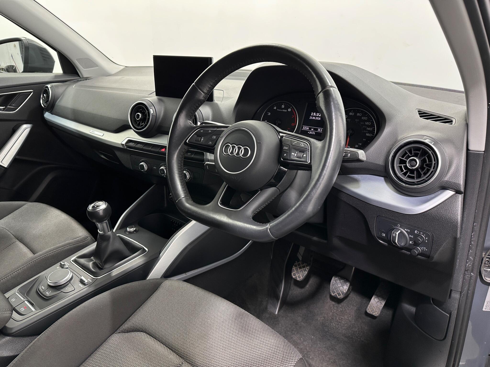 Audi Q2 view 11